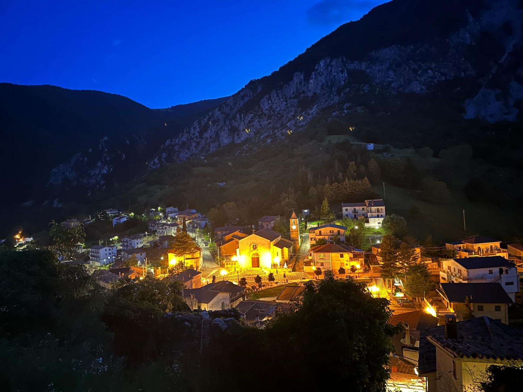 Mariella Vernile Civitella Roveto Ngoại thất bức ảnh